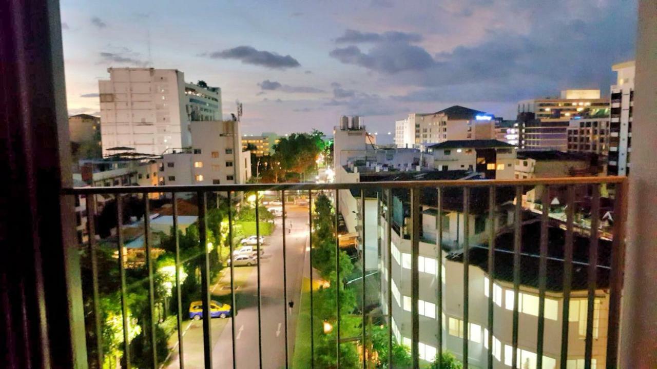 The Base Central Pattaya By Pattaya Holiday Exterior photo