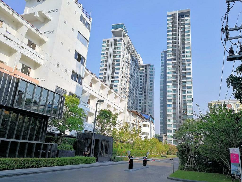 The Base Central Pattaya By Pattaya Holiday Exterior photo