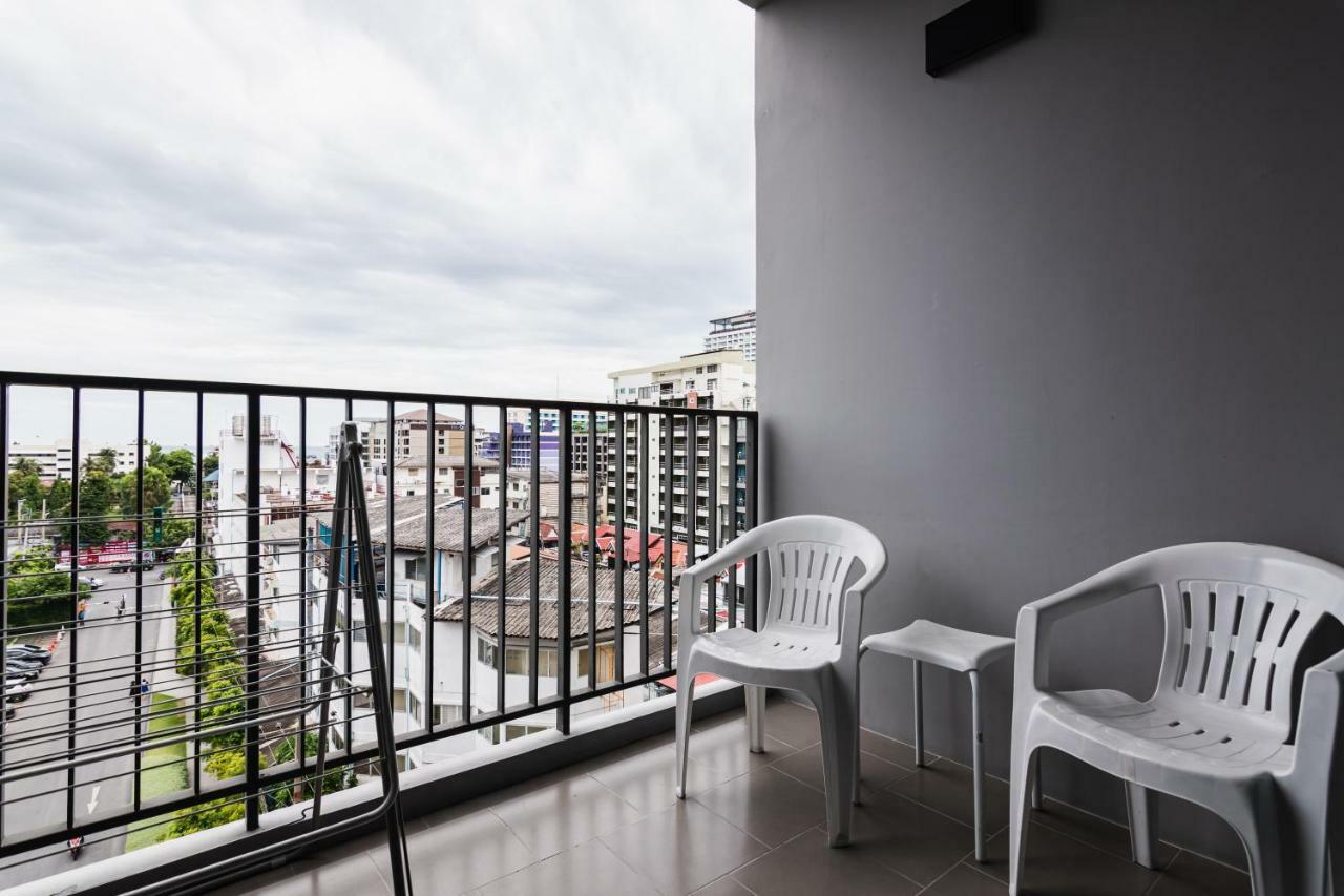 The Base Central Pattaya By Pattaya Holiday Exterior photo